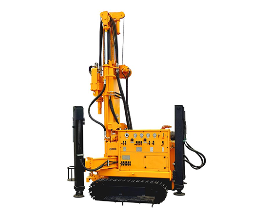 Water well drilling rig